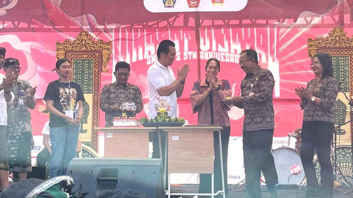 Bupati Jembrana I Made Kembang Hartawan hadiri HUT ke-5 SMAN 3 Negara dan kenang perjuangan pendirian sekolah
