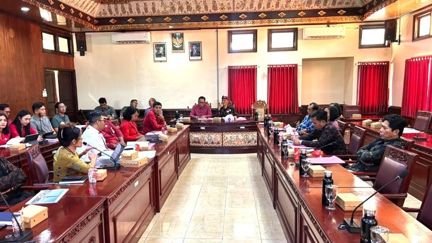 Pansus IV DPRD Tabanan bahas Ranperda penyelenggaraan sarana jaringan utilitas terpadu