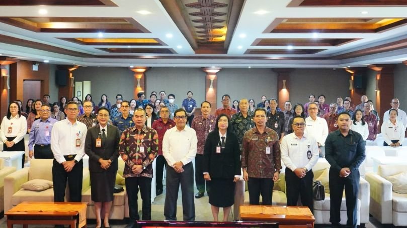 Sekda Eddy Mulya buka Bimtek asistensi dan supervisi penerapan SPM Tahun 2026 dorong pelayanan dasar yang terukur dan berkualitas bagi masyarakat