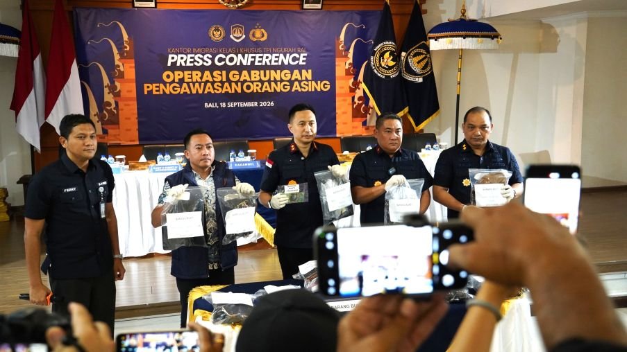 Imigrasi Ngurah Rai amankan 13 WNA dalam operasi gabungan