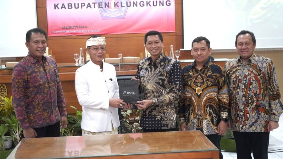 Perkuat keselamatan pelayaran Nusa Penida Pemkab Klungkung dan ITS Surabaya jajaki kerja sama teknologi kelautan