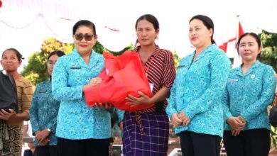 Ny. Putri Koster dorong produk lokal dan bunga kasna Temukus Karangasem makin berdaya melalui Pasar Rakyat