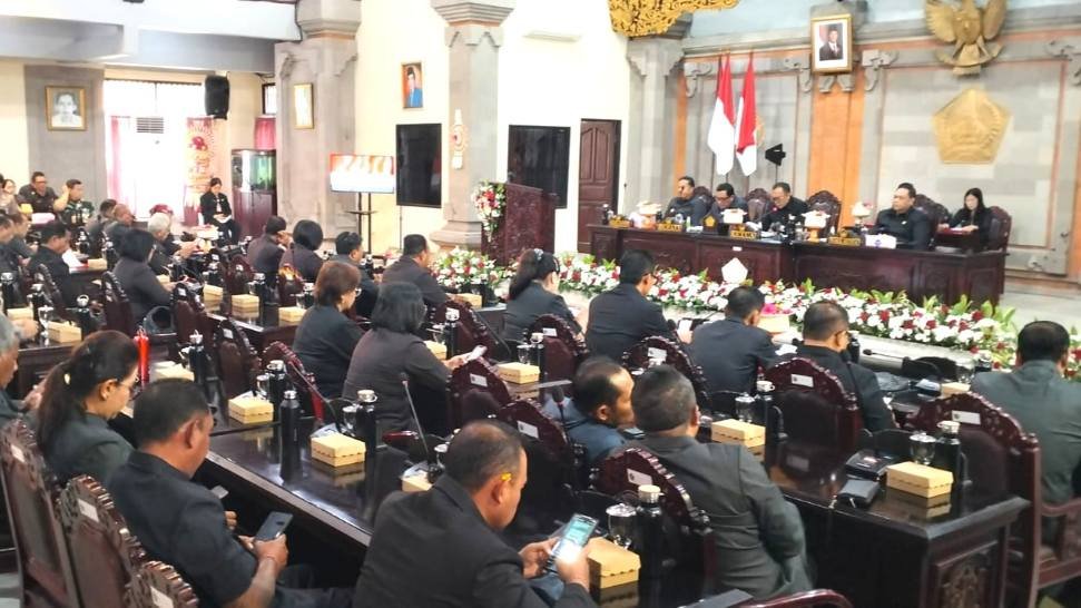 DPRD Tabanan sahkan lima Ranperda strategis bersama eksekutif