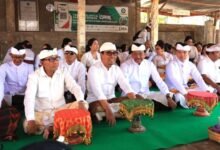 Jajaran Pemkot Denpasar laksanakan Bhakti Penganyar di Pura Agung Penataran Rinjani Lombok Utara