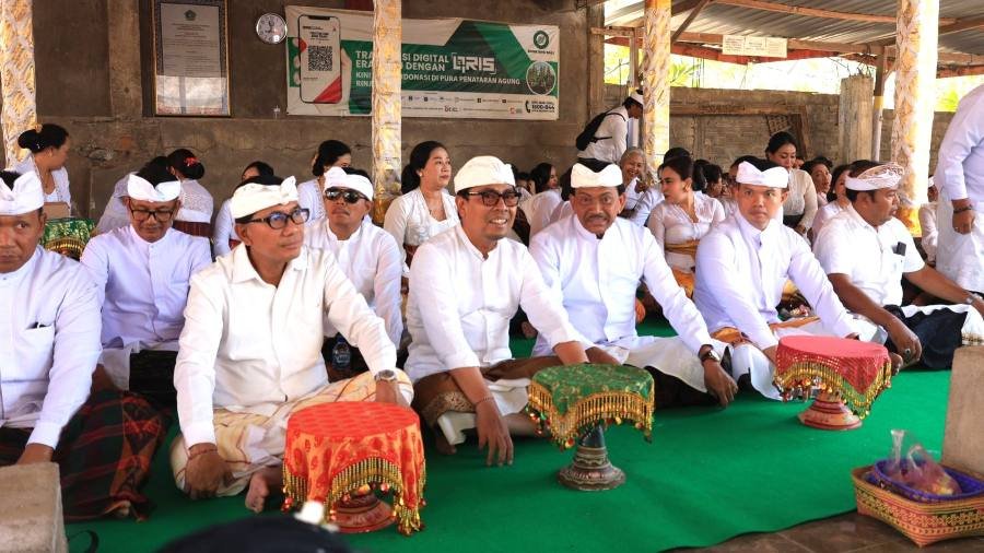 Jajaran Pemkot Denpasar laksanakan Bhakti Penganyar di Pura Agung Penataran Rinjani Lombok Utara