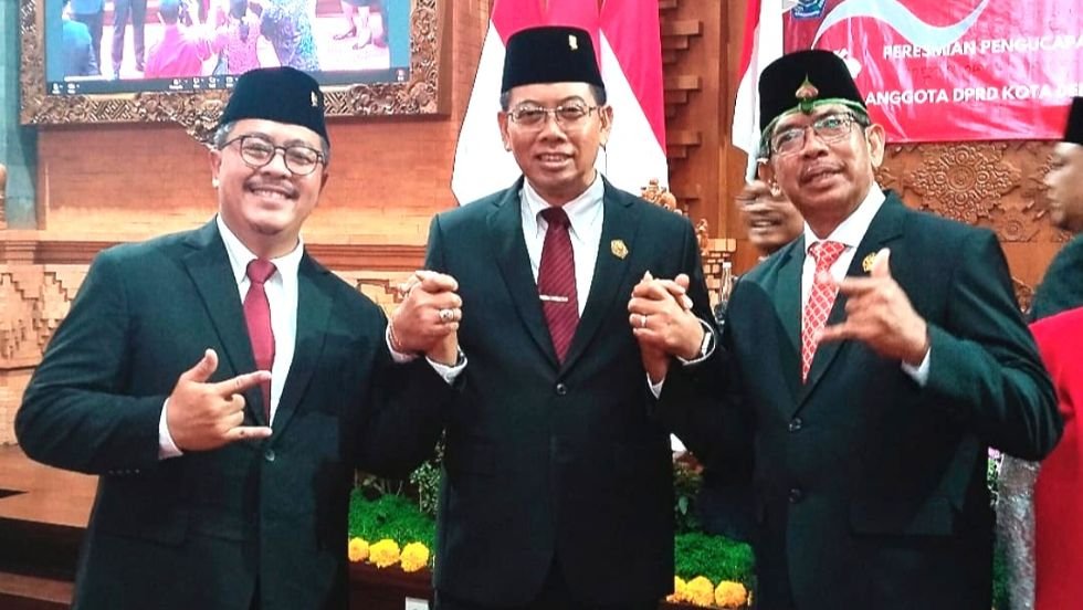 Direktur Utama Perumda Pasar Sewakadarma, I Wayan Suadi Putra (paling kanan)