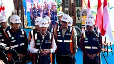 Gubernur Bali Wayan Koster dampingi Menteri Kelautan dan Perikanan Sakti Wahyu Trenggono groundbreaking PPN Pengambengan Jembrana