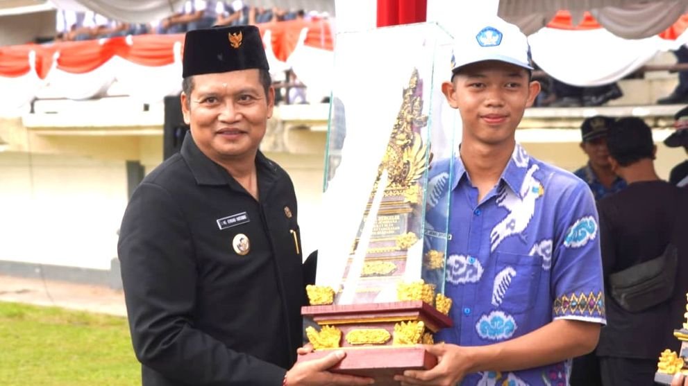 bupati kembang sebelah kiri